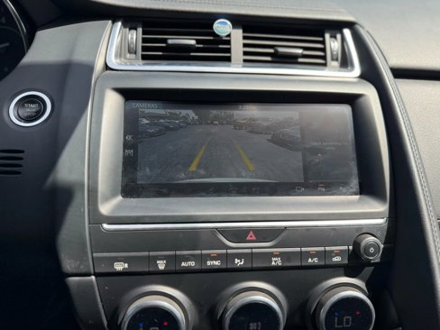 Used 2018 Jaguar E-PACE SE image 29