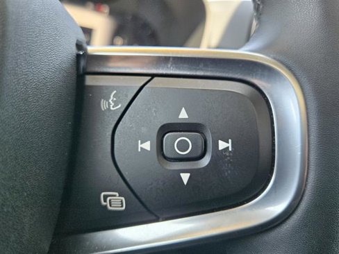 Certified 2023 Volvo XC40 B4 Plus image 16