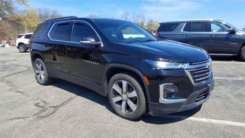 Used 2022 Chevrolet Traverse LT w/ LT Premium Package image 2
