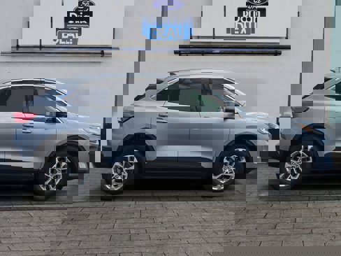 Certified 2022 Ford Escape SE w/ Cold Weather Package image 2