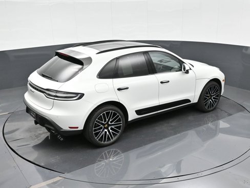 Used 2025 Porsche Macan Turbo image 29