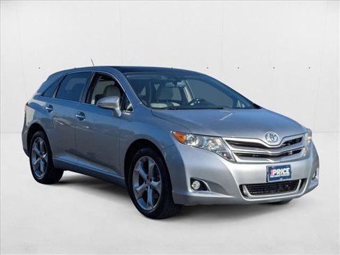 Used 2015 Toyota Venza XLE image 3