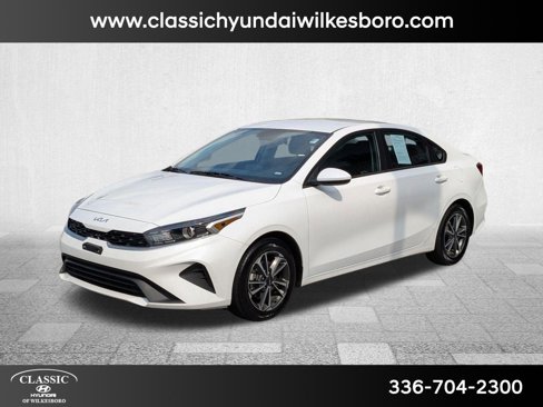 Used 2023 Kia Forte LXS image 1