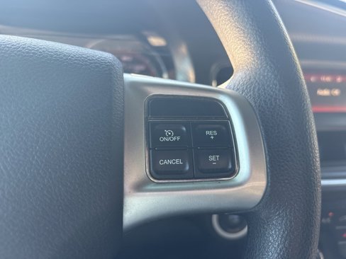 Used 2011 Dodge Charger SE image 29