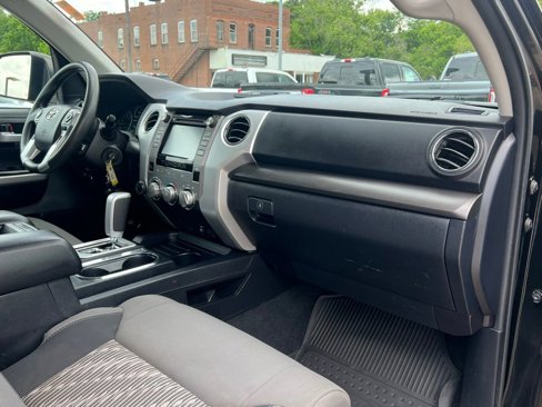 Used 2018 Toyota Tundra SR5 image 21