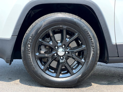 Used 2014 Jeep Cherokee Latitude w/ Cold Weather Group image 47