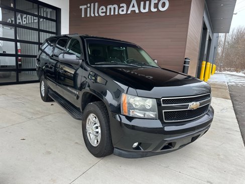Used 2008 Chevrolet Suburban 2500 LT w/ Convenience Package 1 image 1