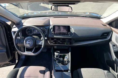 Used 2023 Nissan Rogue SV image 18