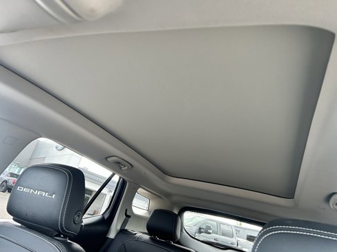Used 2022 GMC Terrain Denali w/ Black Diamond Edition image 26