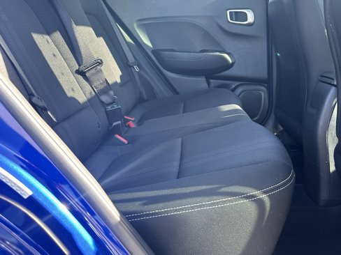 Used 2023 Hyundai Venue SEL w/ Cargo Package image 17