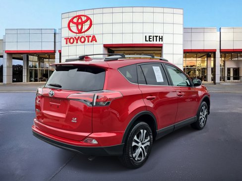 Used 2017 Toyota RAV4 LE image 5