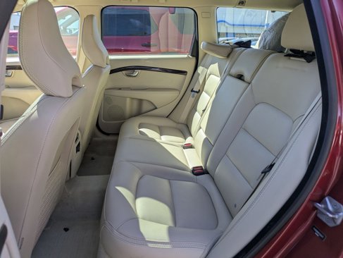 Used 2015 Volvo XC70 T6 Platinum w/ Protection Package image 31