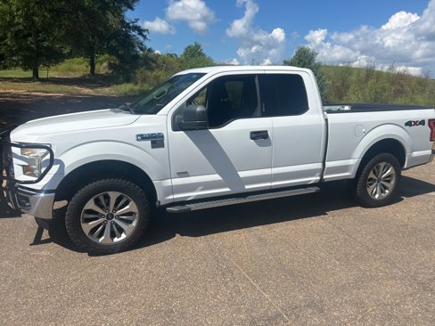 Used 2015 Ford F150 XLT image 4