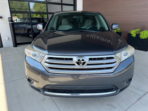Used 2012 Toyota Highlander 4WD image 2