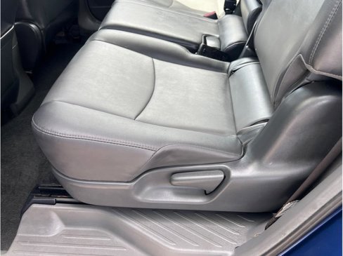 Used 2012 Toyota Prius V Five image 17