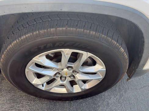 Used 2018 Chevrolet Traverse LT image 5