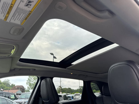 Used 2022 Jeep Cherokee Limited image 14