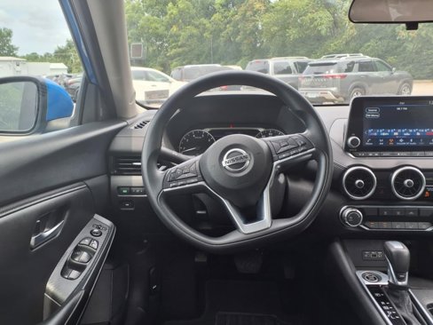 Used 2023 Nissan Sentra SV image 12