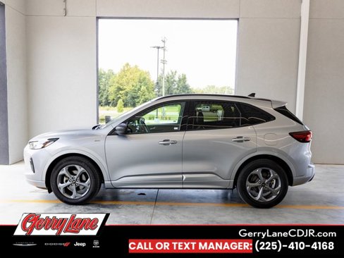 Used 2024 Ford Escape ST-Line w/ Cold Weather Package image 4