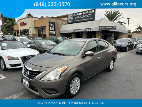 Used 2015 Nissan Versa SV image 1