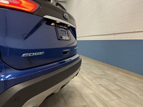 Used 2020 Ford Edge Titanium image 36
