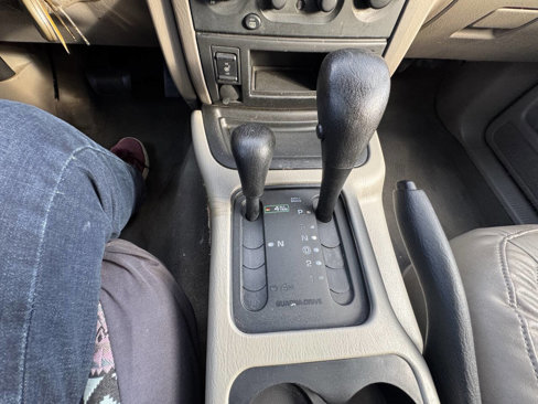Used 2004 Jeep Grand Cherokee Limited w/ Cold Weather Group image 18