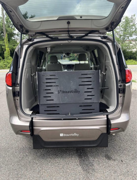 Used 2017 Chrysler Pacifica LX image 7