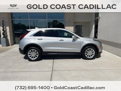 Used 2020 Cadillac XT4 Luxury w/ Cold Weather Package image 4