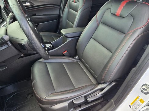 Used 2024 Chevrolet Trax RS w/ Sunroof Package image 23