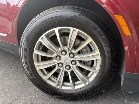 Used 2018 Cadillac XT5 Luxury w/ Driver Awareness Package image 15