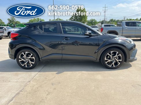Used 2018 Toyota C-HR XLE image 5