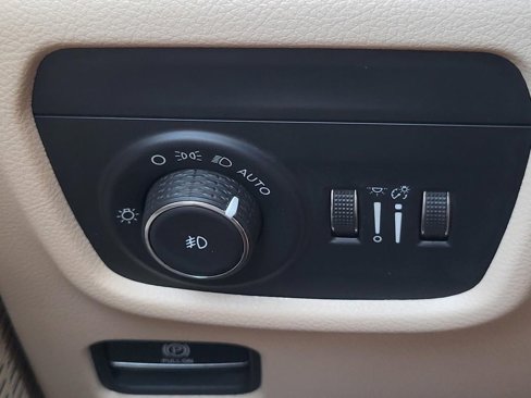 Used 2022 Jeep Grand Cherokee Limited image 13