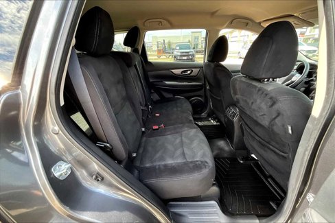 Used 2016 Nissan Rogue SV w/ SV Premium Package image 18