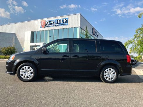 Used 2018 Dodge Grand Caravan SE image 7