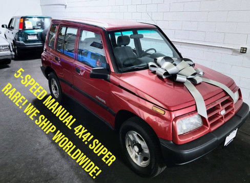Used 1998 Chevrolet Tracker 4WD w/ Convenience Pkg image 1