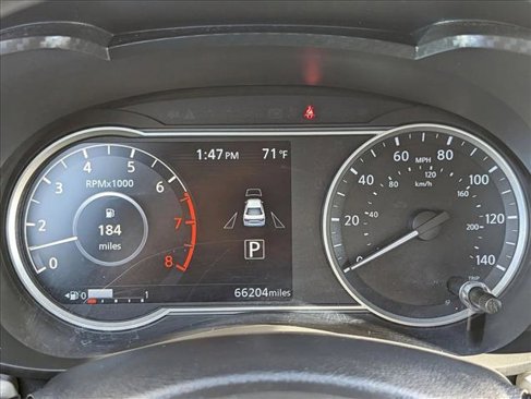 Used 2021 Nissan Versa SV image 11
