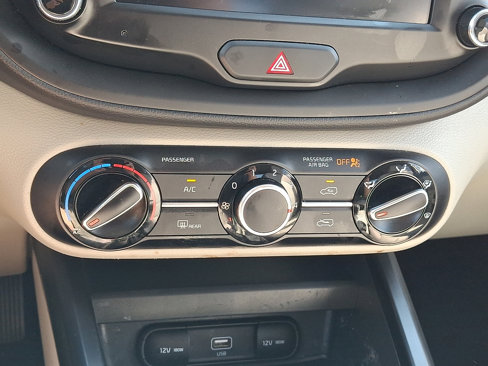 Used 2022 Kia Soul LX image 14