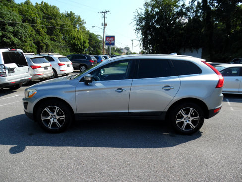 Used 2011 Volvo XC60 T6 image 2