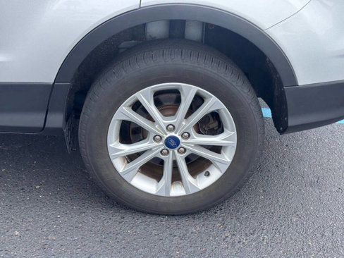 Used 2018 Ford Escape SE image 28