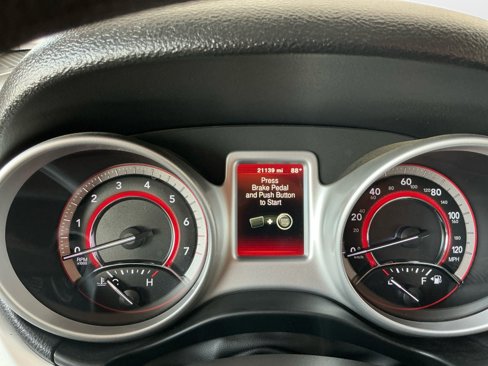 Used 2019 Dodge Journey SE image 13