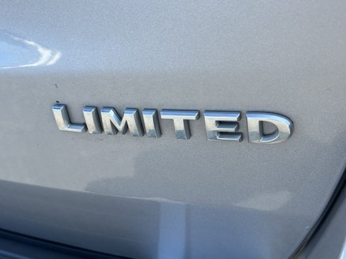 Used 2017 Jeep Grand Cherokee Limited w/ Luxury Group II image 11