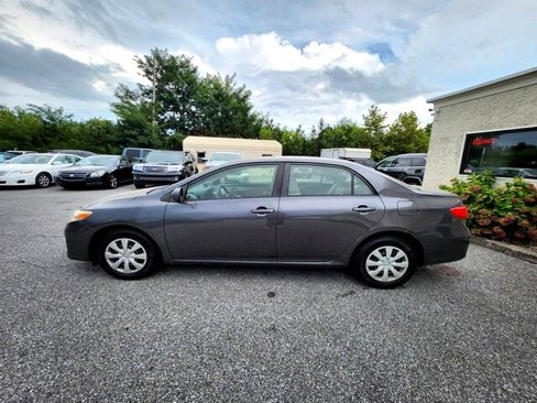 Used 2011 Toyota Corolla LE image 3