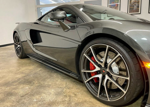Used 2017 McLaren 570S image 22