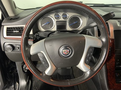 Used 2013 Cadillac Escalade Premium image 10