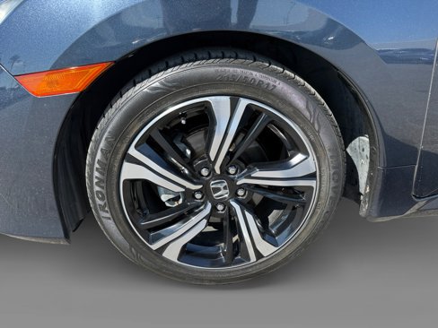Used 2017 Honda Civic Touring image 9