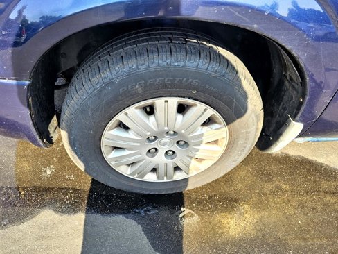 Used 2006 Chrysler Town & Country w/ Popular Equipment Group I image 15