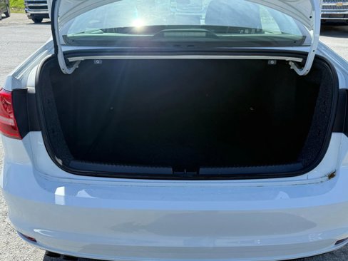 Used 2015 Volkswagen Jetta S image 7