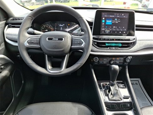 Used 2022 Jeep Compass Latitude image 11