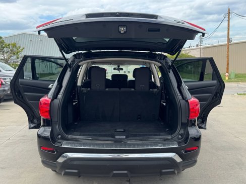 Used 2018 Nissan Pathfinder S image 22