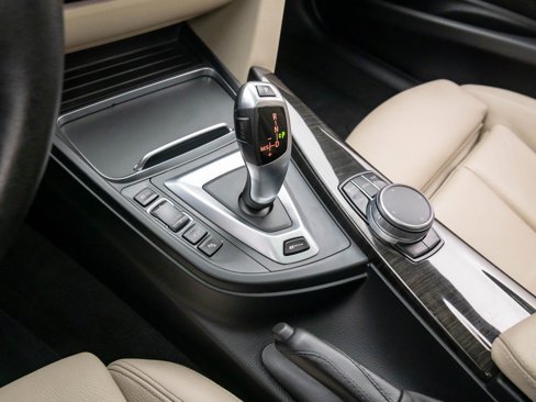 Used 2017 BMW 330e image 11
